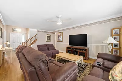 8 Lucy Court, Patchogue, NY 11772 - Photo 9