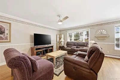 8 Lucy Court, Patchogue, NY 11772 - Photo 7