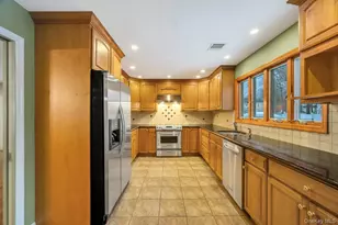 105 Browns Rd, Nesconset, NY 11767 - Photo 23