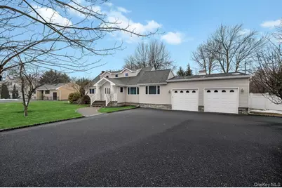 105 Browns Road, Nesconset, NY 11767 - Photo 7