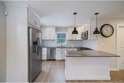 10 Terry Place, Center Moriches, NY 11934 - Photo 15