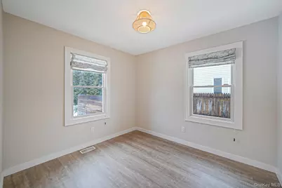 10 Terry Place, Center Moriches, NY 11934 - Photo 19