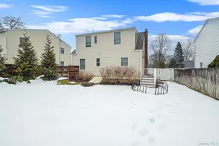 10 Terry Pl, Center Moriches, NY 11934 - Photo 7