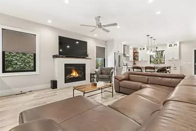 55 S Phillips Avenue, Speonk, NY 11972 - Photo 5