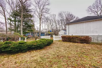 77 Washington Avenue, Mastic, NY 11950 - Photo 19