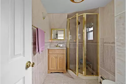 830 N Broome Avenue, Lindenhurst, NY 11757 - Photo 21