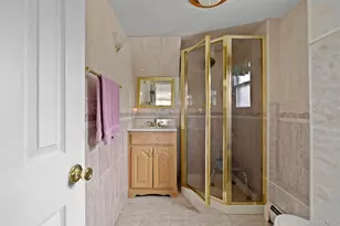 830 N Broome Ave, Lindenhurst, NY 11757 - Photo 21