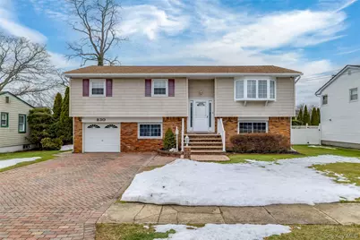 830 N Broome Avenue, Lindenhurst, NY 11757 - Photo 3