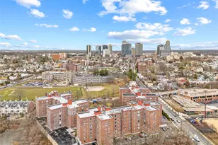 230 Pelham Rd, New Rochelle, NY 10805 - Photo 9