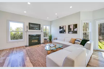 7 Henkel Road, Lake Grove, NY 11755 - Photo 5