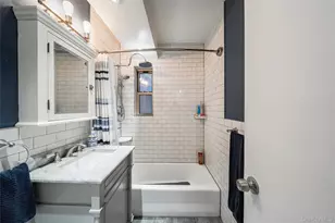 67-25 Clyde St, Forest Hills, NY 11375 - Photo 13