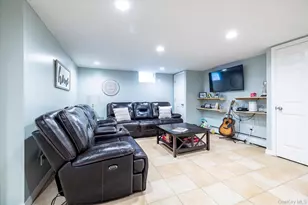 2971 Waverly Ave, Oceanside, NY 11572 - Photo 23