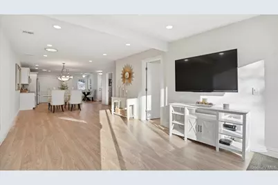 62 Knolls Drive, Stony Brook, NY 11790 - Photo 5