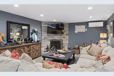 187 Massapequa Avenue, Massapequa, NY 11758 - Photo 25