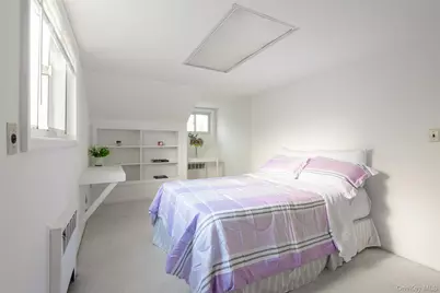 200 Melbourne Road, Great Neck, NY 11021 - Photo 21