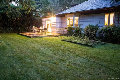 200 Melbourne Road, Great Neck, NY 11021 - Photo 23