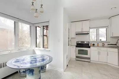 200 Melbourne Road, Great Neck, NY 11021 - Photo 9