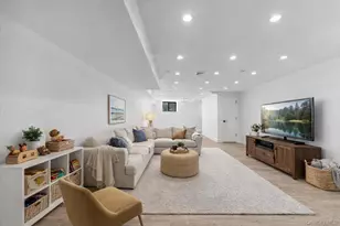 953 Tilden St, Bronx, NY 10469 - Photo 23