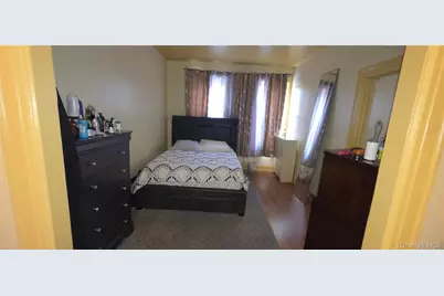 65-12 Myrtle Avenue, Glendale, NY 11385 - Photo 21