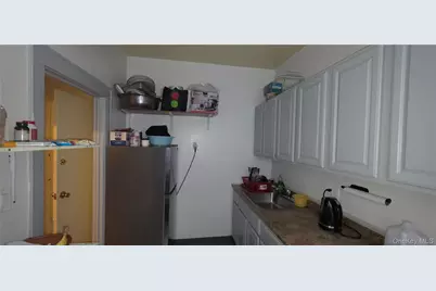 65-12 Myrtle Avenue, Glendale, NY 11385 - Photo 19