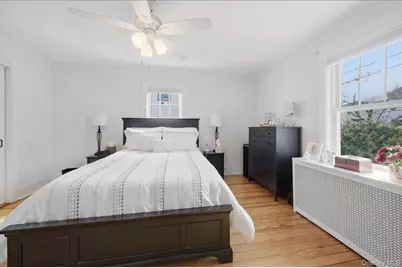 490 Carol Place, Pelham, NY 10803 - Photo 13