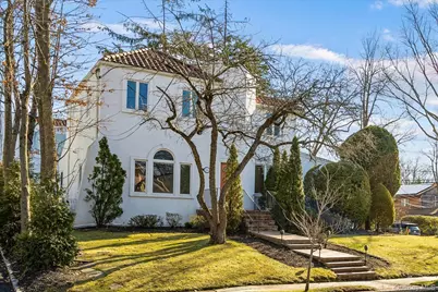 118 Baker Hill Road, Great Neck, NY 11023 - Photo 3