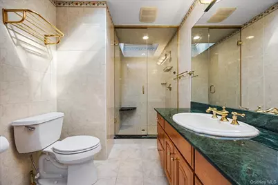 118 Baker Hill Road, Great Neck, NY 11023 - Photo 29