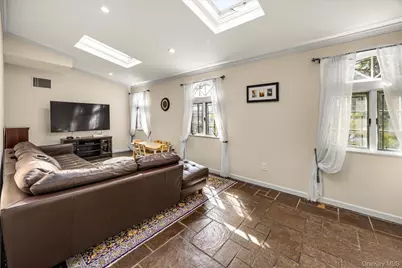 118 Baker Hill Road, Great Neck, NY 11023 - Photo 9