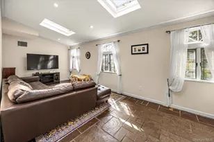 118 Baker Hill Rd, Great Neck, NY 11023 - Photo 9