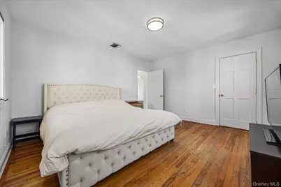 118 Baker Hill Road, Great Neck, NY 11023 - Photo 33