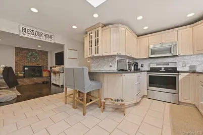 17 Hawthorne Street, Massapequa, NY 11758 - Photo 13