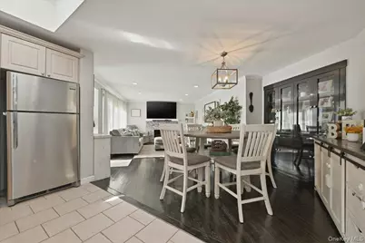 17 Hawthorne Street, Massapequa, NY 11758 - Photo 9