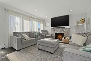 17 Hawthorne St, Massapequa, NY 11758 - Photo 5