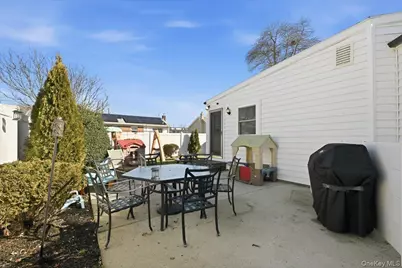 17 Hawthorne Street, Massapequa, NY 11758 - Photo 31