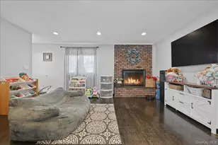 17 Hawthorne St, Massapequa, NY 11758 - Photo 17