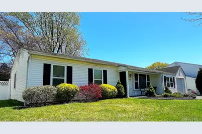 93 Burleigh Drive, Holbrook, NY 11741 - Photo 3