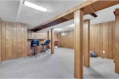 1020 N 5th Street, New Hyde Park, NY 11040 - Photo 21