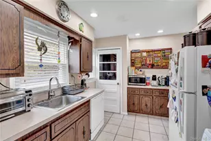 1020 N 5th St, New Hyde Park, NY 11040 - Photo 9