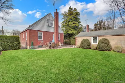 1020 N 5th Street, New Hyde Park, NY 11040 - Photo 23