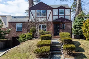 85-32 213th St, Hollis, NY 11427 - Photo 1