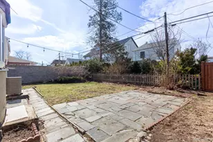 85-32 213th St, Hollis, NY 11427 - Photo 23