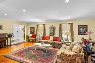 144 Landing Meadow Rd, Smithtown, NY 11787 - Photo 5