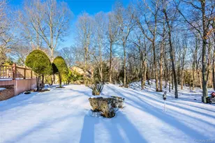 144 Landing Meadow Rd, Smithtown, NY 11787 - Photo 37