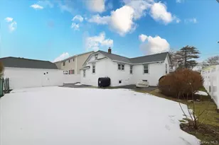 2016 Abbot Ave, Merrick, NY 11566 - Photo 25