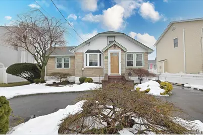 2016 Abbot Avenue, Merrick, NY 11566 - Photo 3