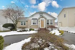 2016 Abbot Ave, Merrick, NY 11566 - Photo 3