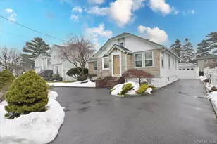 2016 Abbot Ave, Merrick, NY 11566 - Photo 5