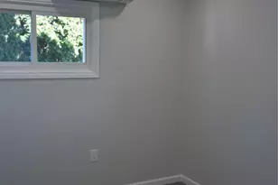 55 Acre Ln, Hicksville, NY 11801 - Photo 9