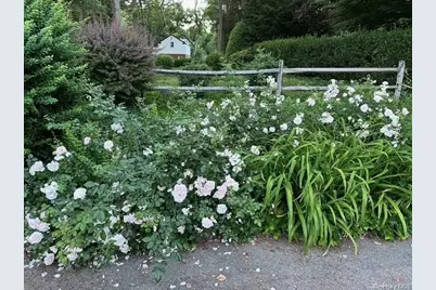 16 Mary Lane, Roslyn, NY 11548 - Photo 9