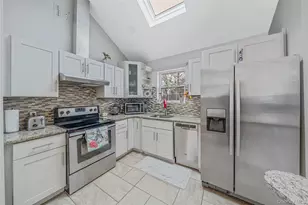 6 Denmark Ct, Huntington, NY 11743 - Photo 7